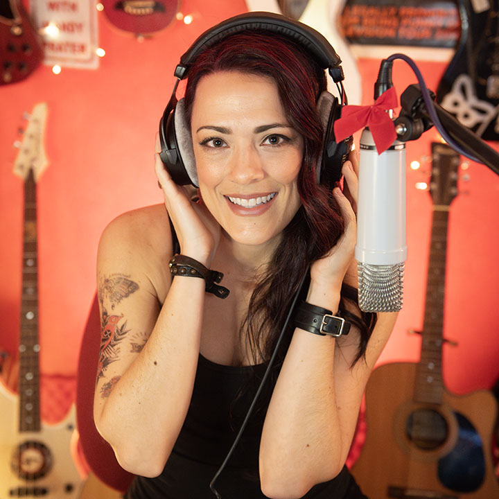 Texas-based singer songwriter Mandy Prater in her home studio